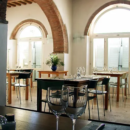 Podere Riparbella ファームステイ *